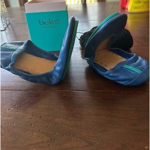 Tieks women’s ballet shoes - cobalt blue w/teal soles.  Never worn.  Paid $185.